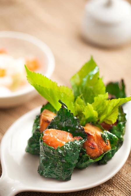 Gà nướng lá dâu tằm