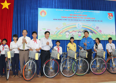 Phát động Tháng hành động vì trẻ em