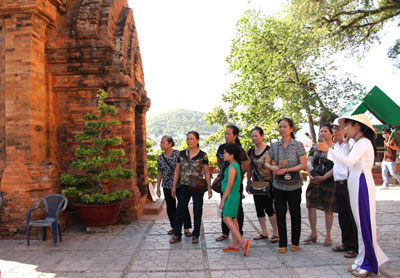 Những người thuyết minh trên ngọn Cù Lao