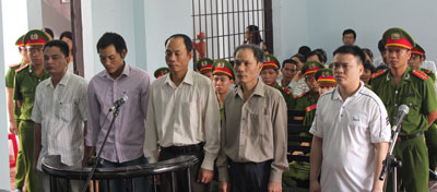 Các bị cáo tại phiên tòa.