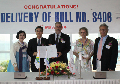 Bàn giao 2 tàu chở dầu có trọng tải lớn