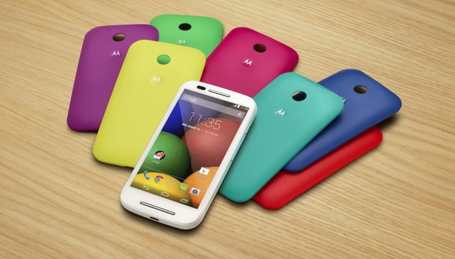 Moto E mang phong cách đặc trưng của đàn anh Moto X và Moto G với lớp vỏ màu sắc tươi trẻ