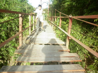 Cầu treo nguy hiểm