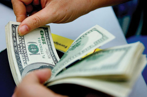Giá USD: Nơi giảm, nơi neo mức trần