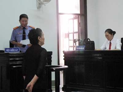 Trả hồ sơ vụ chống người thi hành công vụ