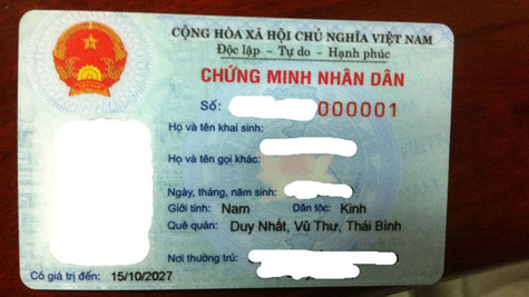 Mẫu chứng minh nhân dân 12 số (Ảnh: Tuổi trẻ)