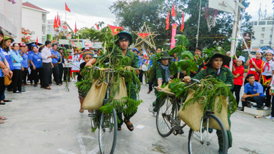 Tham gia chơi dân công Điện Biên tải lương