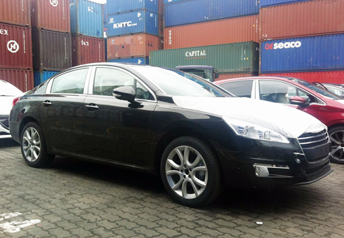  Peugeot 508 cũng cập cảng Sài Gòn.