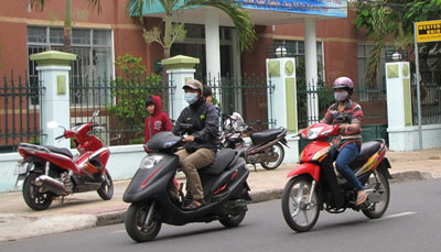 Người bán đối phó, người mua băn khoăn