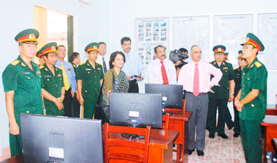 Thăm và làm việc tại Trường Đại học Thông tin liên lạc