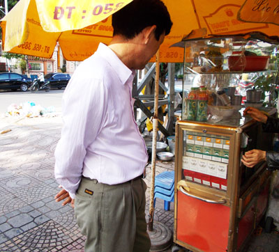 Thuốc lá không in hình cảnh báo sức khỏe: Tăng giá mạnh