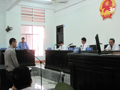 Cướp giật để... trả tiền trọ