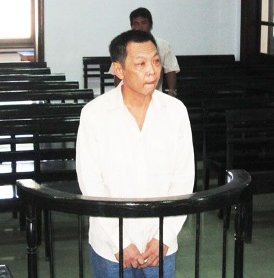 Bị cáo Nguyễn Thế Cường trước vành móng ngựa.