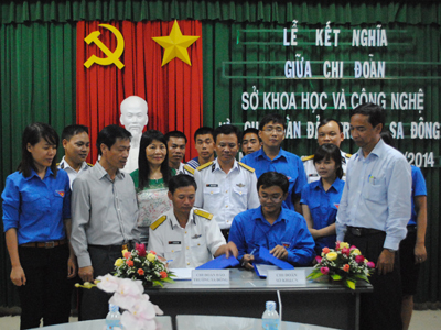 Chi đoàn Sở Khoa học và Công nghệ kết nghĩa Chi đoàn đảo Trường Sa Đông