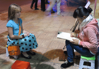 Họa sĩ phố đêm: lặng thầm gánh nặng mưu sinh