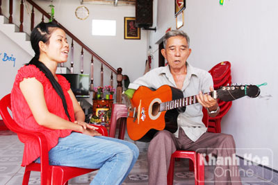 Cháy bỏng tình yêu với phím đàn