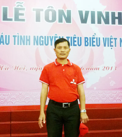 Bác sĩ Nguyễn Phương tại lễ tôn vinh người hiến máu tình nguyện tiêu biểu toàn quốc năm 2013.