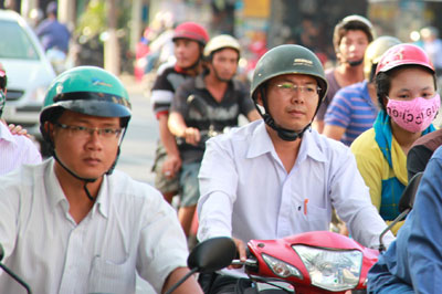 Khó phân biệt mũ bảo hiểm thật và dỏm.