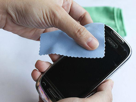 4 cách vệ sinh điện thoại cực dễ bằng vật liệu thông thường