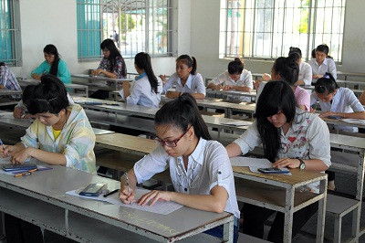 Các thí sinh dự thi môn Toán tại Trường Đại học Nha Trang.