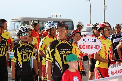 Các câu lạc bộ xe đạp tham dự tại giải.