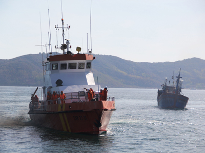 Tàu cá bị nạn cùng 12 ngư dân đã được đưa vào bờ an toàn