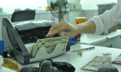 Thanh khoản ngoại tệ đang chịu áp lực