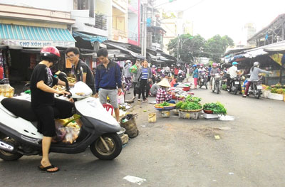 Xử lý tình trạng lấn chiếm lòng đường, vỉa hè: Cần quyết liệt hơn