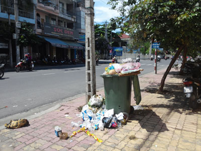 Điểm tập kết rác chưa hợp lý