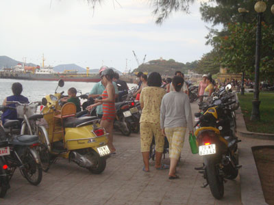 Cần thực hiện nghiêm quy định nơi công viên