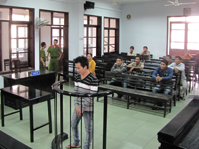 Mượn xe, đánh thêm chìa khoá hòng trộm cắp