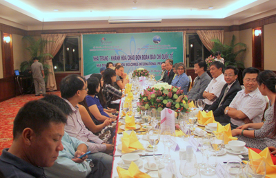 Khanh Hoa receives international press delegation