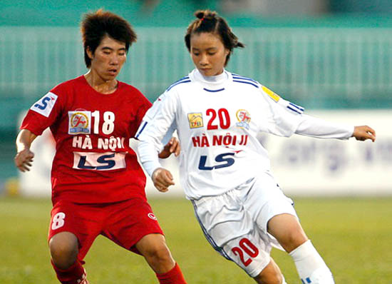Chiều 18-7, khởi tranh lượt về giải bóng đá nữ quốc gia 2014 trên sân 19/8 Nha Trang