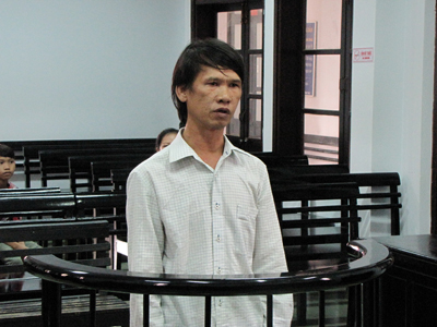 Mang bán 30 tép heroin, nhận 7 năm 6 tháng tù