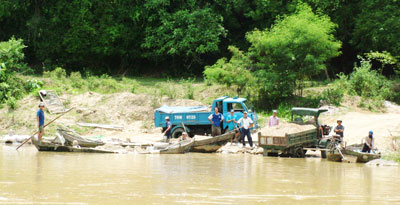 Hoạt động khai thác đất, đá, cát, sỏi: Khó quản lý thu thuế, phí