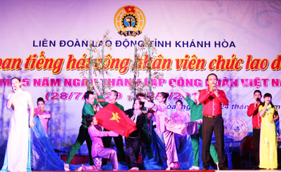 Hơn 300 công nhân, viên chức, lao động tham gia
