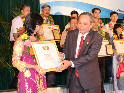 Tuyên dương 85 cán bộ, công nhân, lao động tiêu biểu