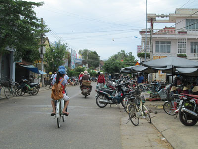 Đậu xe giữa lòng đường