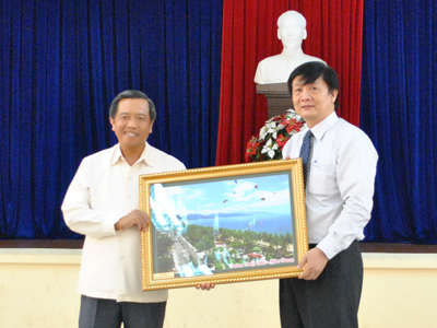 Tiếp đoàn công tác của Bộ Khoa học và Công nghệ Lào