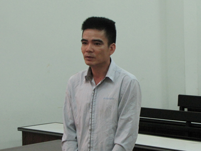 Tráo ảnh bằng lái hạng E để được chạy xe khách