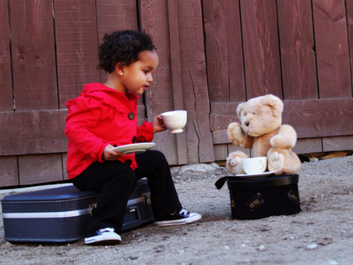  Đồ chơi nên giúp trẻ phát triển tính tự lập. Ảnh: idiva.