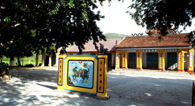 Yên bình ngôi đình quê trên 200 tuổi