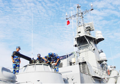 Huấn luyện làm chủ vũ khí trang bị kỹ thuật ở Vùng 4 Hải quân