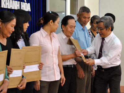 Khánh Hòa: Trao lại hồ sơ, tài liệu cho cán bộ đi B
