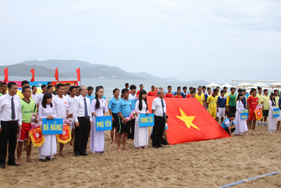 Đội chủ nhà Sanest Tourist thắng trận đầu