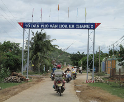Cần thay mới cờ trang trí