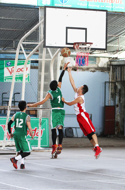 Các vận động viên tranh tài tại giải.