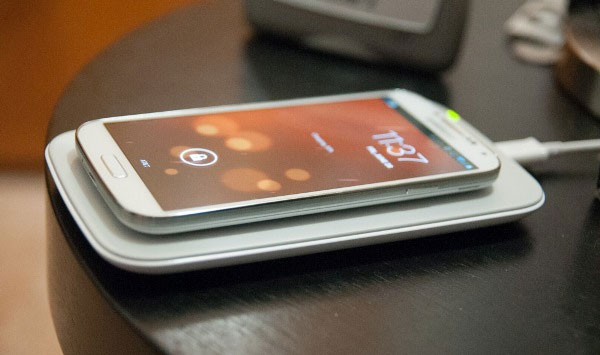 Sạc pin cho smartphone qua sóng siêu âm