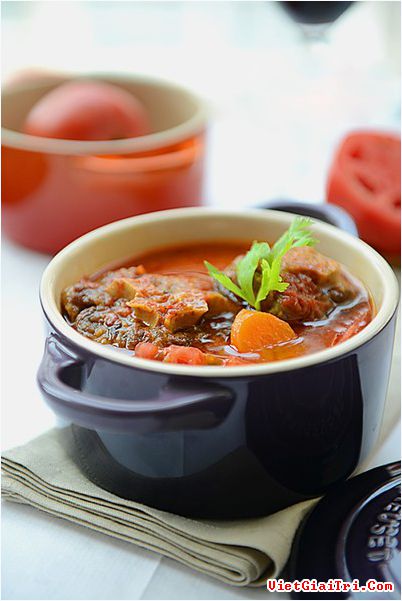 Cà chua hầm đuôi bò