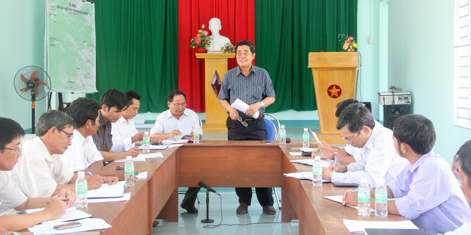 Ông Lê Thanh Quang phát biểu tại buổi làm việc với xã Khánh Hiệp, huyện Khánh Vĩnh.